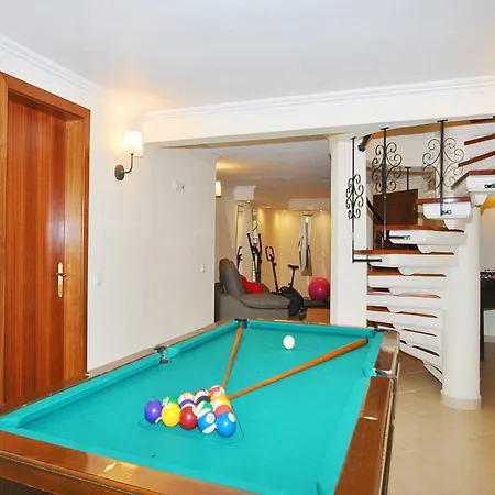 Villa With Heatable Pool *