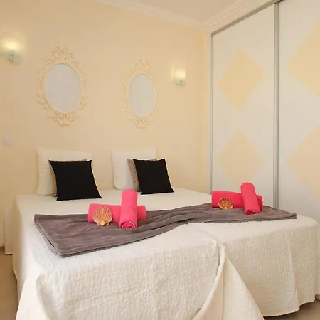 With Heatable Pool Villa Albufeira