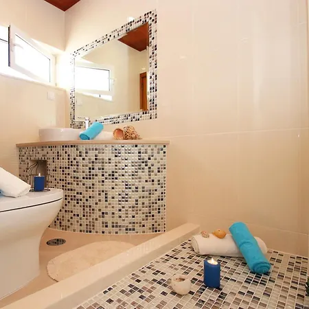 With Heatable Pool Villa *